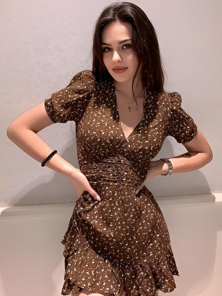 Илона привлекальеная девушка из Морозовска цена от 10000 руб