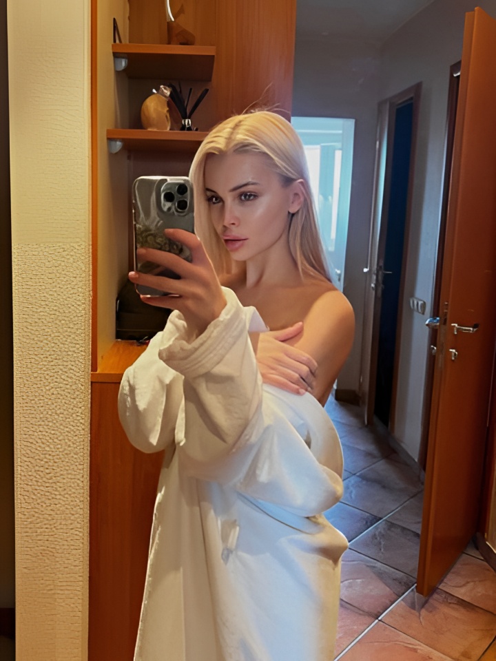 Тая привлекальеная девушка из Морозовска цена от 10000 руб