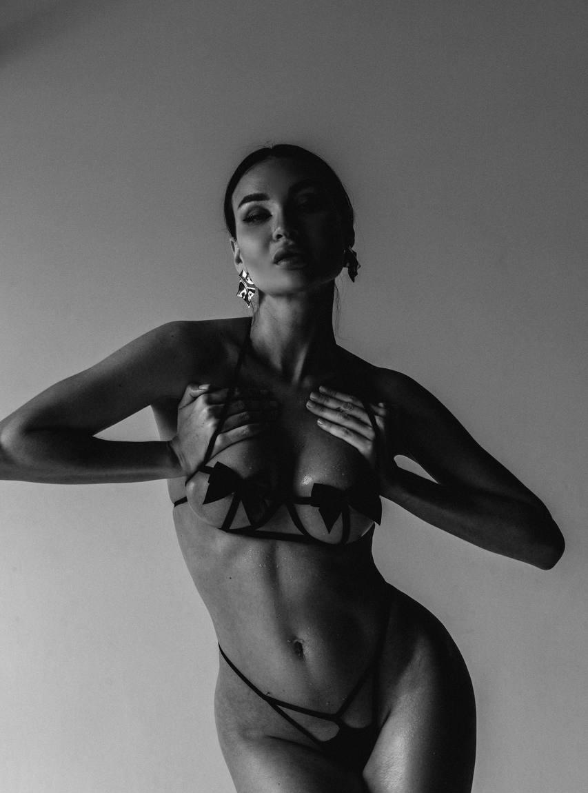 Жанна привлекальеная девушка из Морозовска цена от 4000 руб