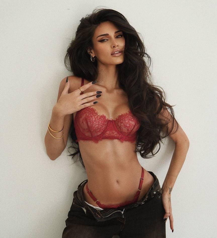 Анита привлекальеная девушка из Морозовска цена от 6000 руб