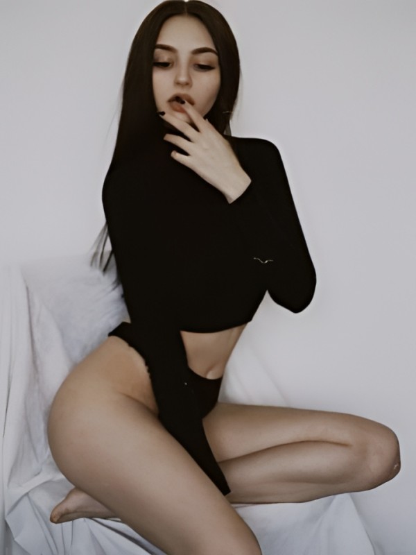 Дарина привлекательная девушка из Морозовска цена от 10000 руб