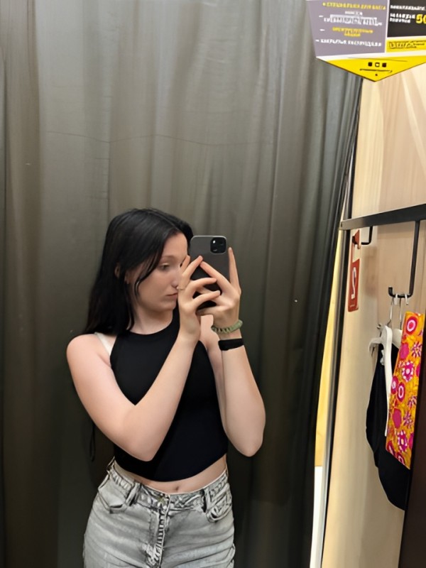 Элина привлекательная девушка из Морозовска цена от 2500 руб