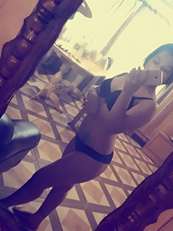 Нелли привлекательная девушка из Морозовска цена от 2500 руб